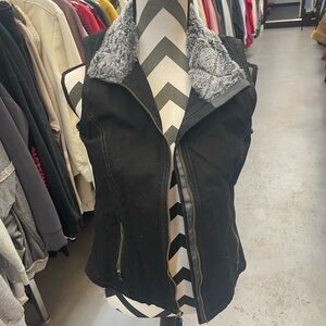 Women's Black Vest with Gray Fleece Collar